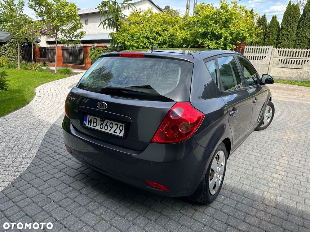 Kia Ceed - 7