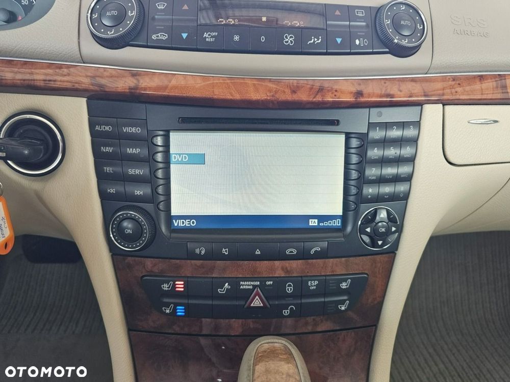 Mercedes-Benz Klasa E 320 Elegance - 20