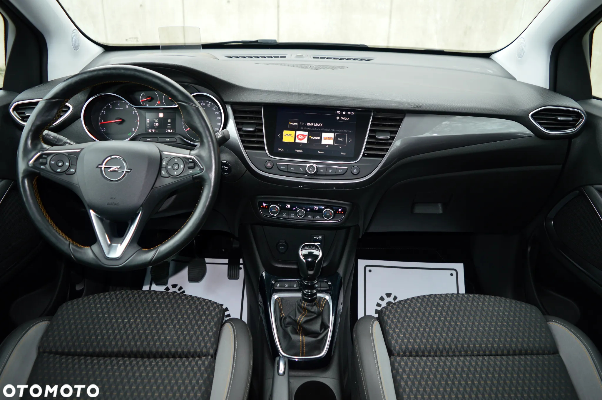 Opel Crossland X - 13