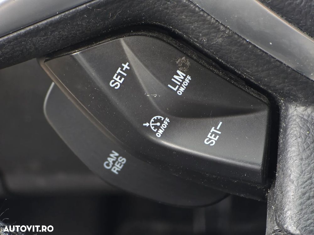 Ford Focus 1.6 TDCI ECOnetic 88g Start-Stopp-System Titanium - 14