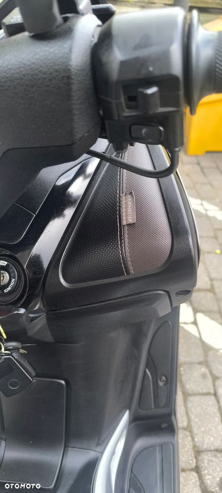 Yamaha X-max - 9