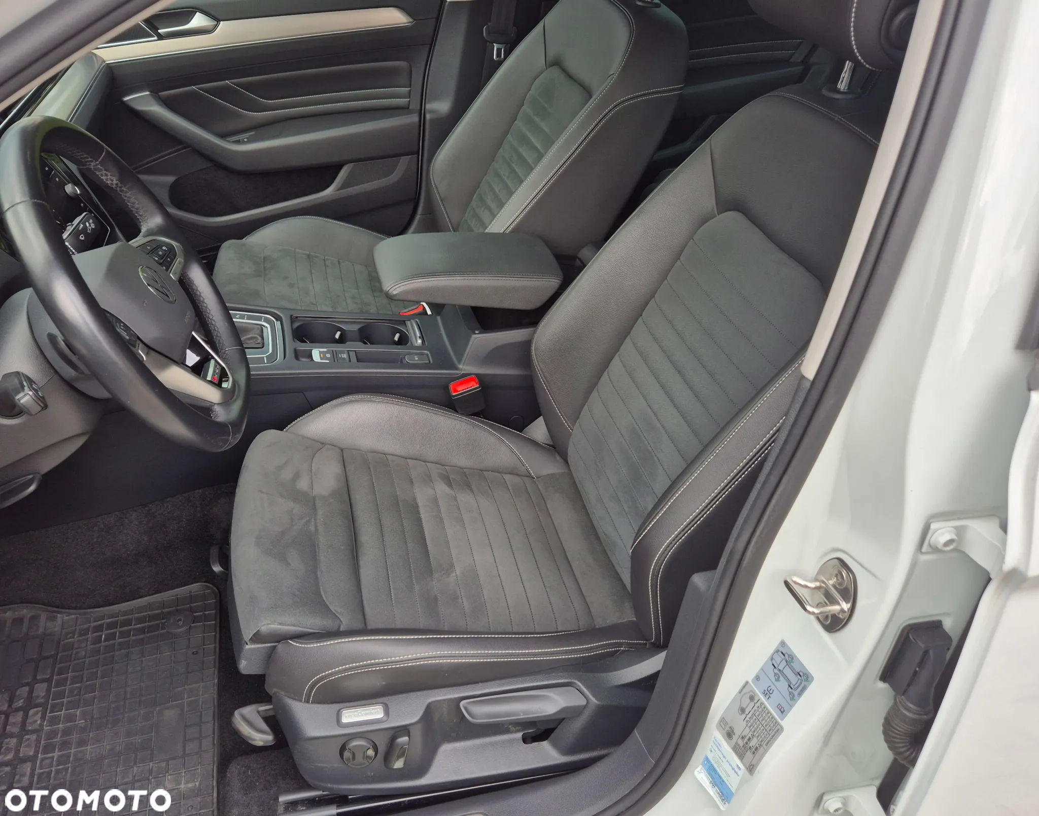 Volkswagen Passat 2.0 TDI 4Mot Elegance DSG - 16