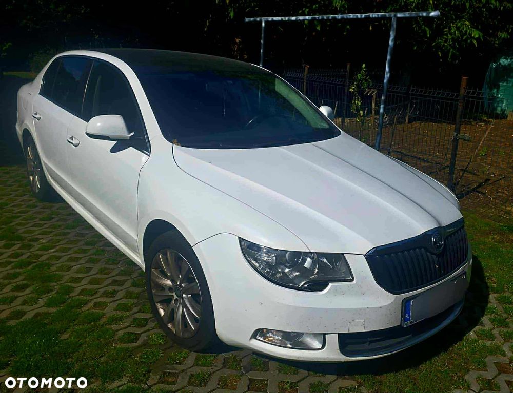 Skoda Superb 2.0 TDI Comfort DSG - 2