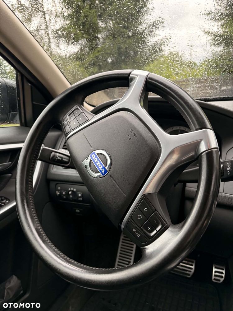 Volvo XC 60 D5 AWD Summum - 2