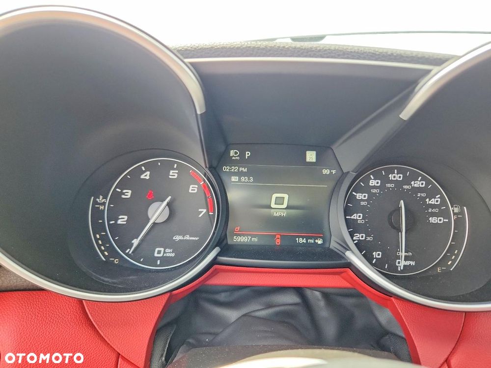 Alfa Romeo Giulia 2.0 Turbo 16V AT8 Veloce Ti - 10