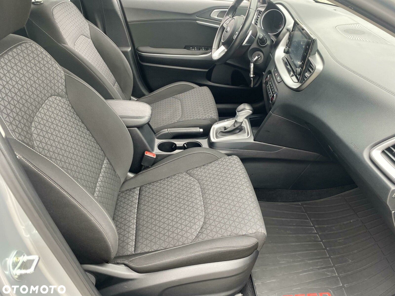 Kia Ceed - 14