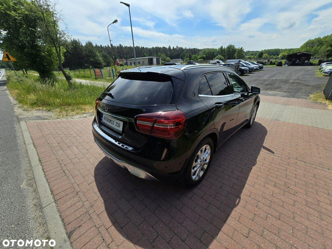 Mercedes-Benz GLA - 11