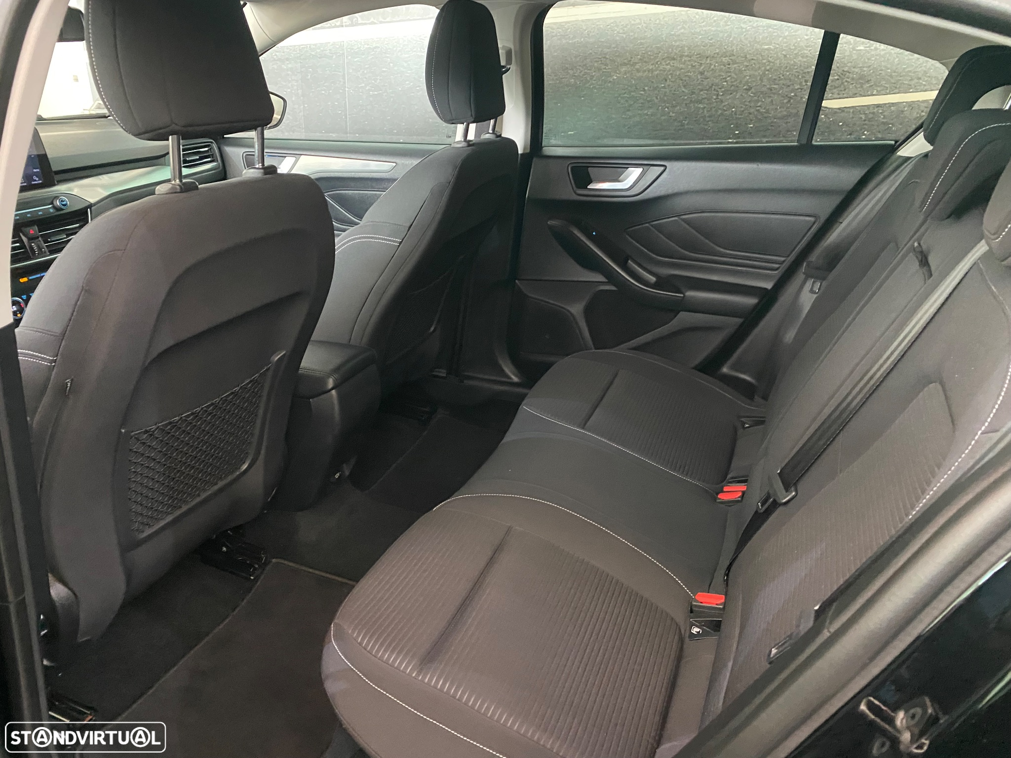 Ford Focus 1.5 TDCi EcoBlue Connected - 6