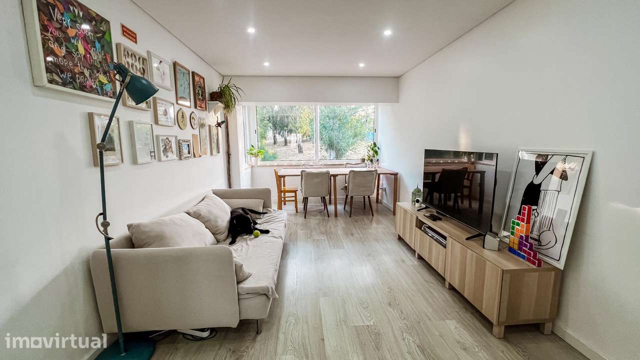 Apartamento T3 Remodelado com Estacionamento Exterior - Grande imagem: 2/16