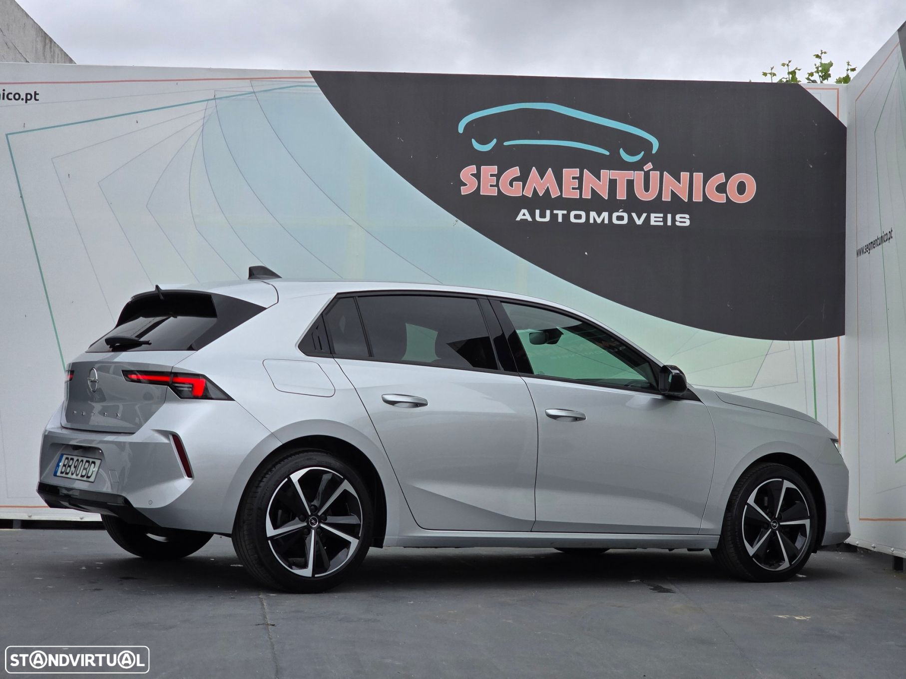 Opel Astra 1.2 T Elegance - 8