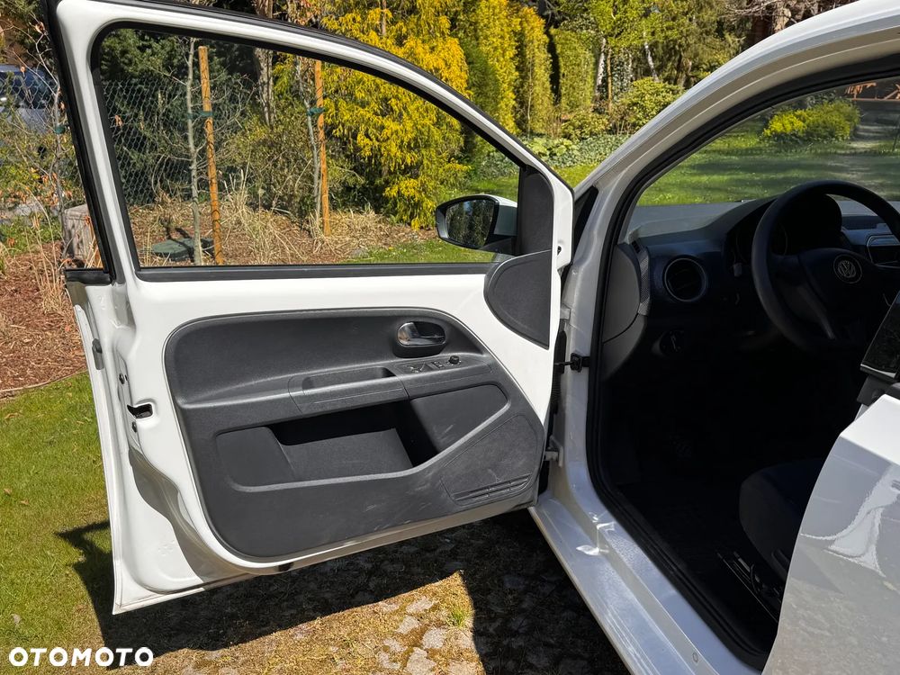 Volkswagen up! - 19