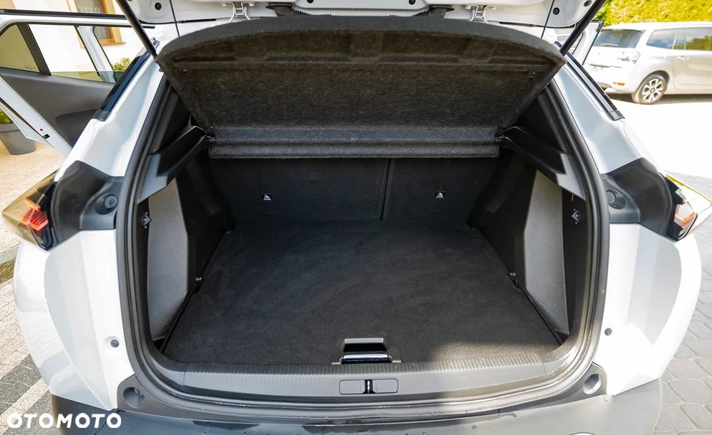 Peugeot 2008 1.5 BlueHDi Allure Pack S&S EAT8 - 26