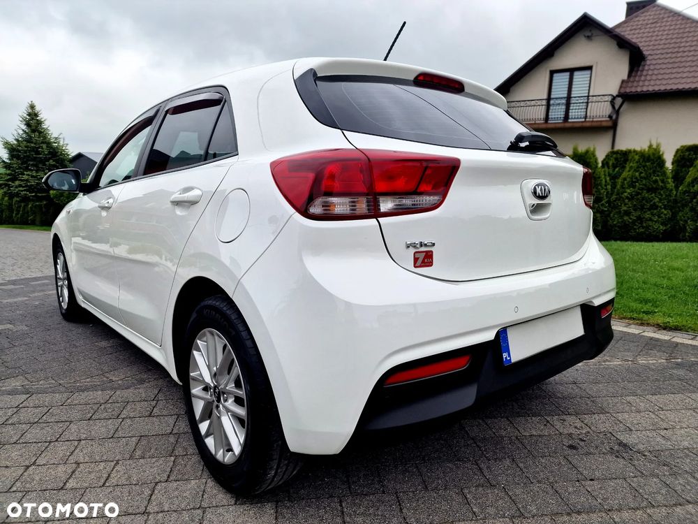 Kia Rio 1.4 L - 4
