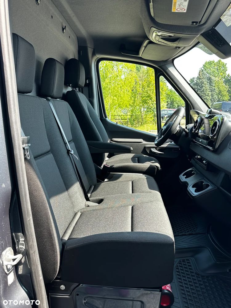 Mercedes-Benz Sprinter - 29