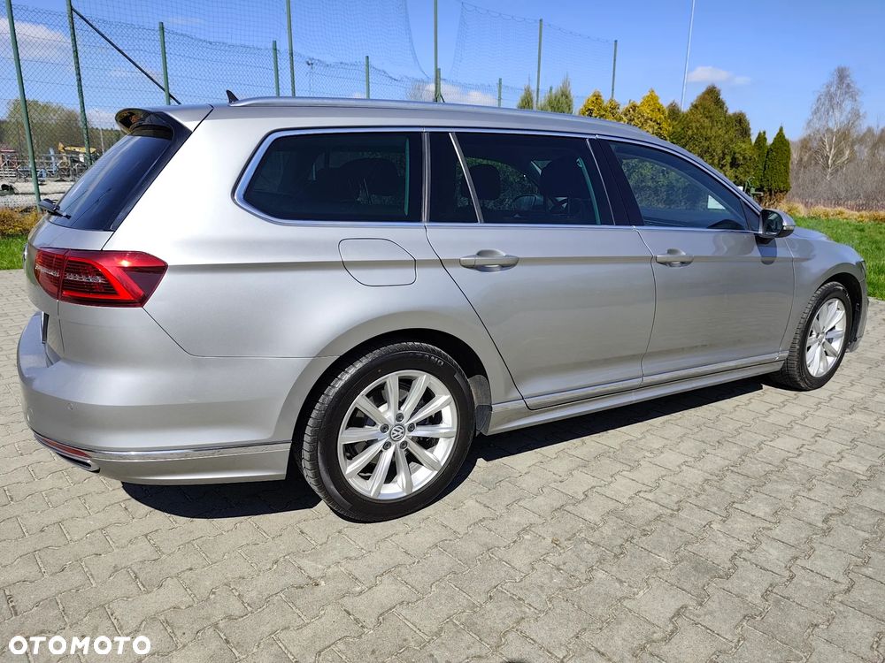 Volkswagen Passat 2.0 TDI (BlueMotion Technology) Highline - 18