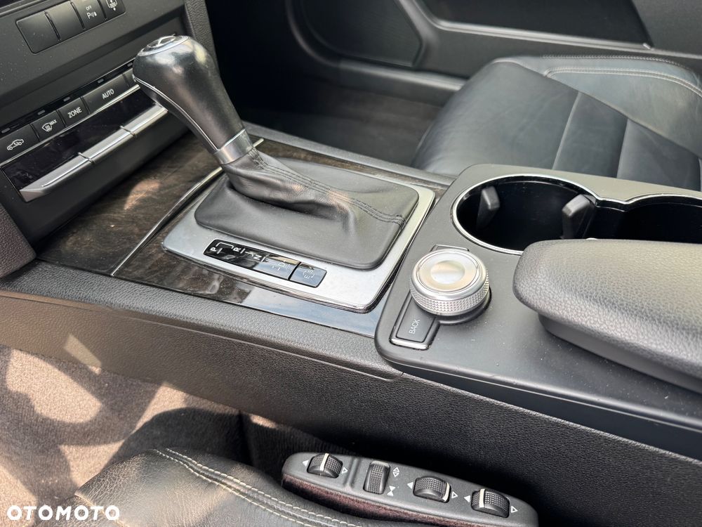 Mercedes-Benz Klasa E - 22