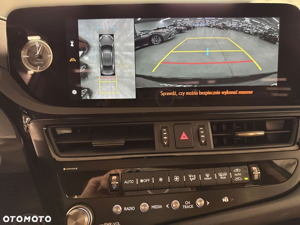 Lexus ES 300h Prestige - 27