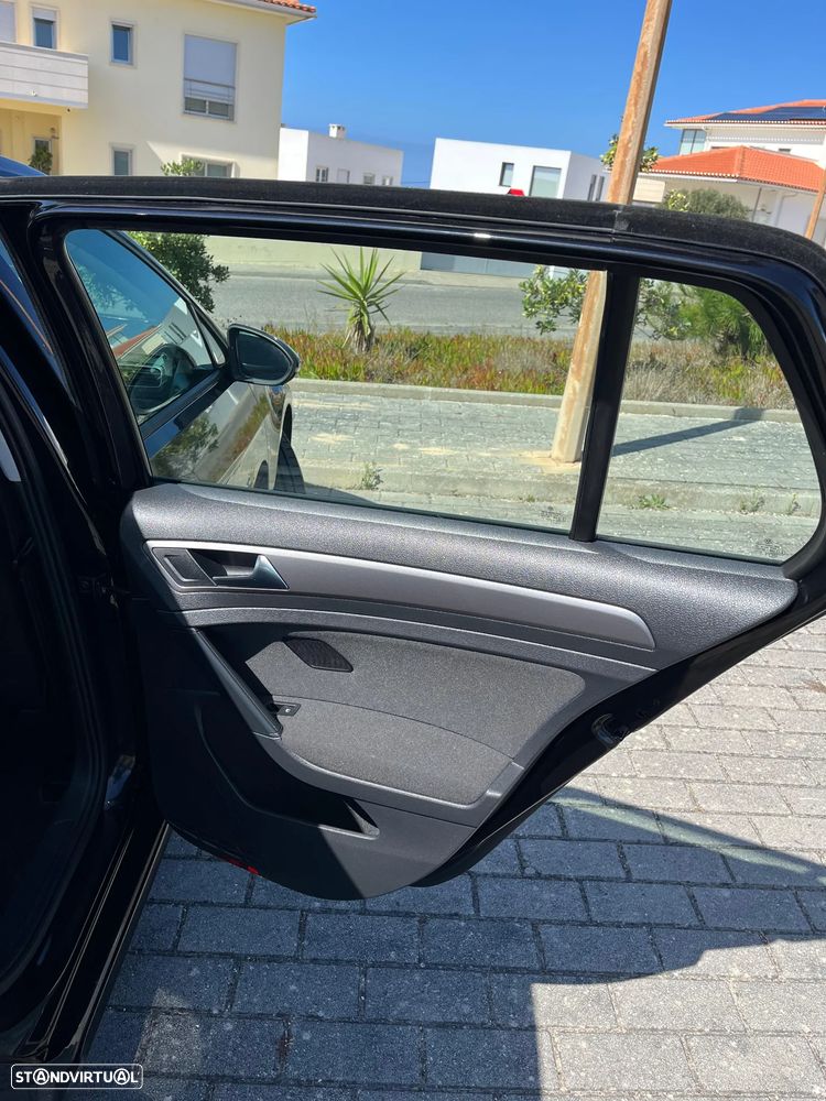 VW Golf 1.6 TDi Trendline BlueMotion - 19