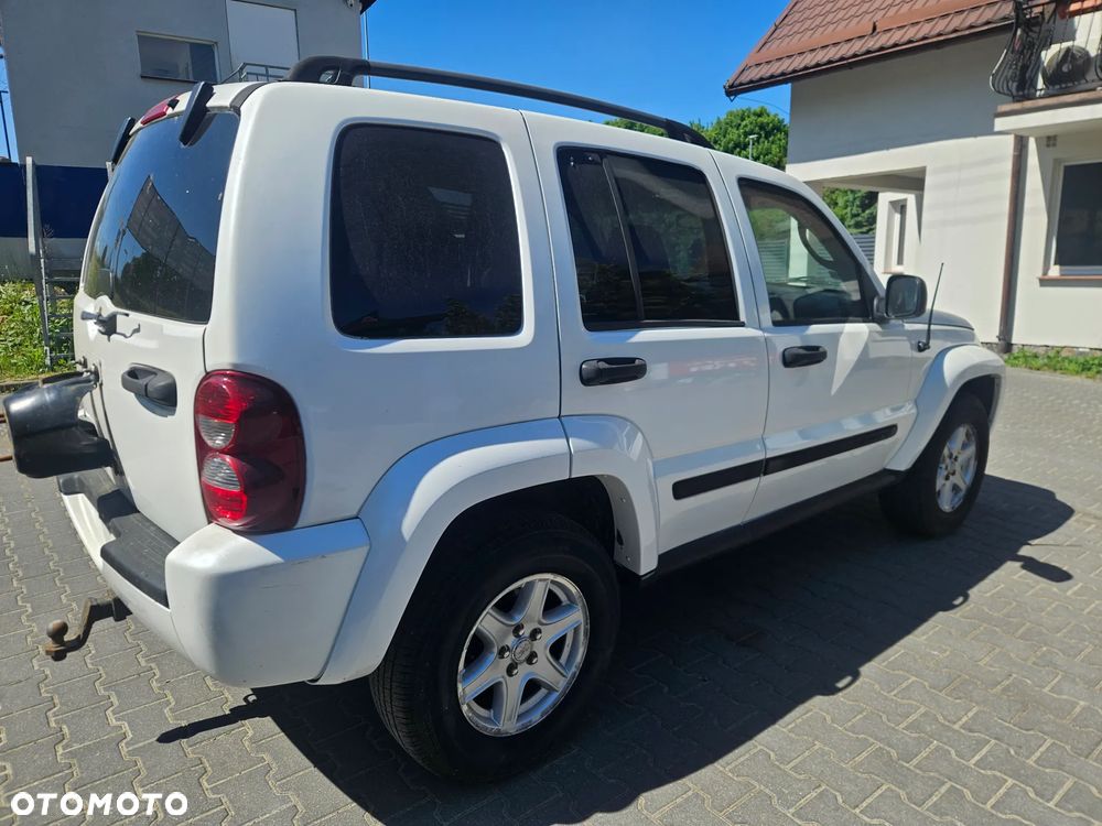 Jeep Liberty 2.8 CRD 4x4 - 6