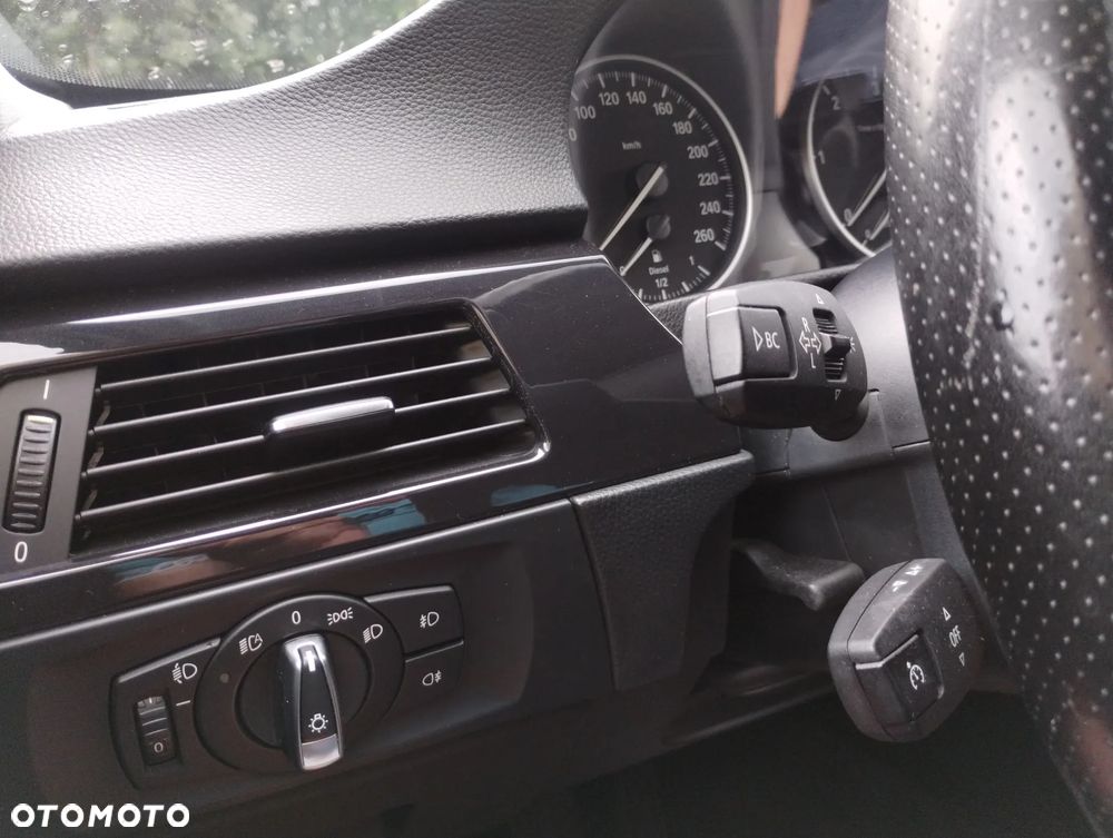 BMW Seria 3 318d - 16