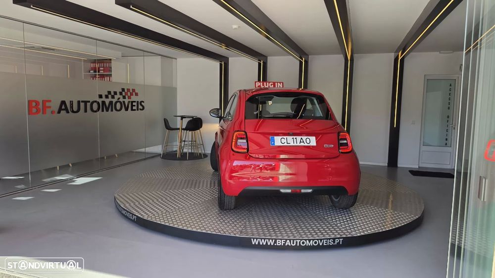 Fiat 500e RED — fotografia 16
