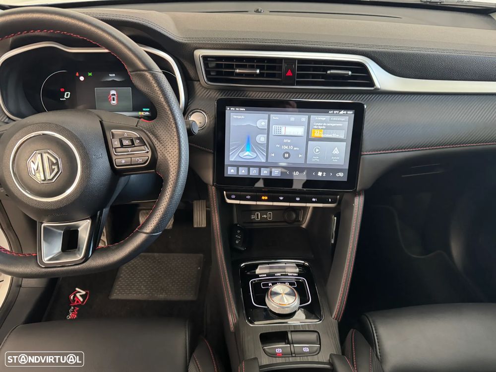 MG ZS Standard Luxury - 15
