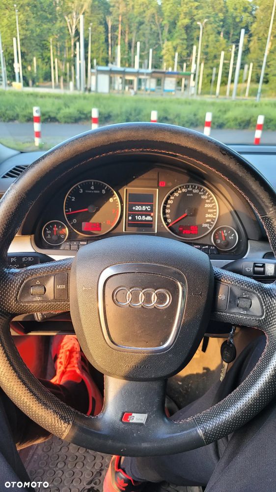 Audi A4 Avant 2.0T FSI - 13