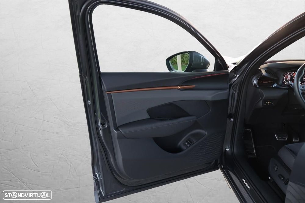 Cupra Terramar 1.5 e-Hybrid DSG - 13