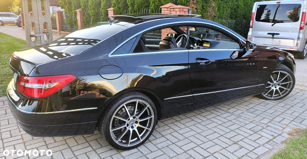 Mercedes-Benz Klasa E 250 CGI BlueEFFICIENCY Automatik Elegance - 7