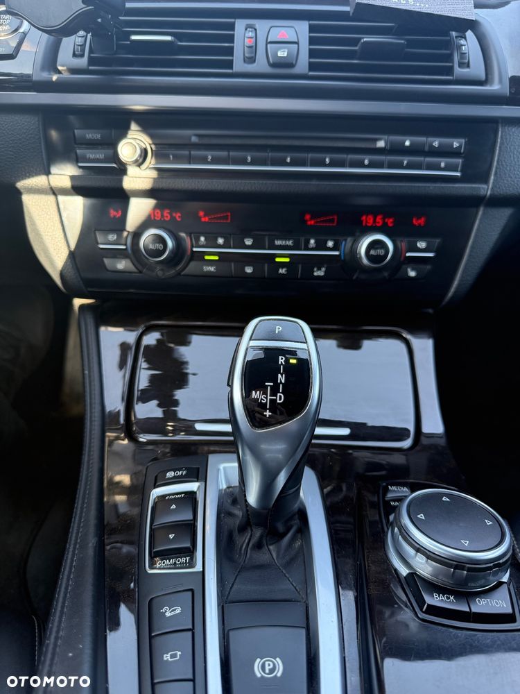 BMW Seria 5 535i xDrive Sport-Aut Modern Line - 11