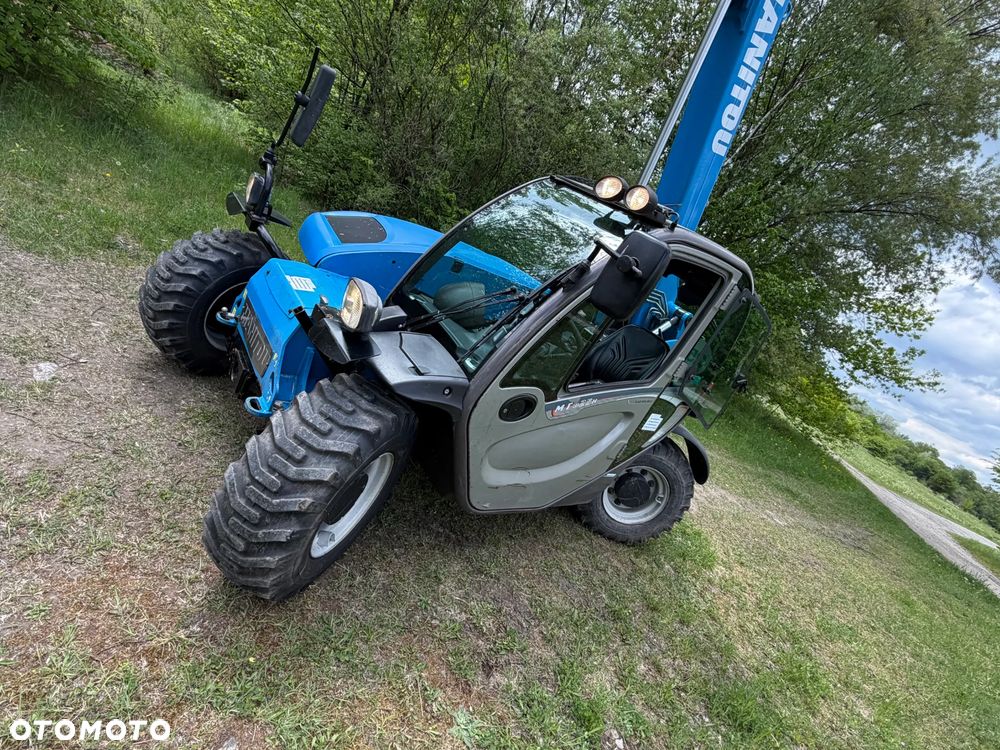 Manitou MT625H. Wersja COMFORT lepsza od Easy!! Ładowarka Teleskopowa 6 metrów Wysuw. Udźwig 2,5tony. Jak Nowa z Salonu. Pochodzi z Gospodarstwa Norweskiego! 2017rok. przebieg tylko 3200mtg. Silnik Kubota 4cyl. Mocny 80 Km. ZERO ZUŻYCIA ORYGINAŁ. Bez luzów i wycieków. Aktualna DEKRA BMWT. Mała Gabarytowo a Bardzo wydajna maszyna. Opony Nowe! Szybka wolna jazda. 3tryby skrętu! Zadbany sprzęt. Okazja - 4