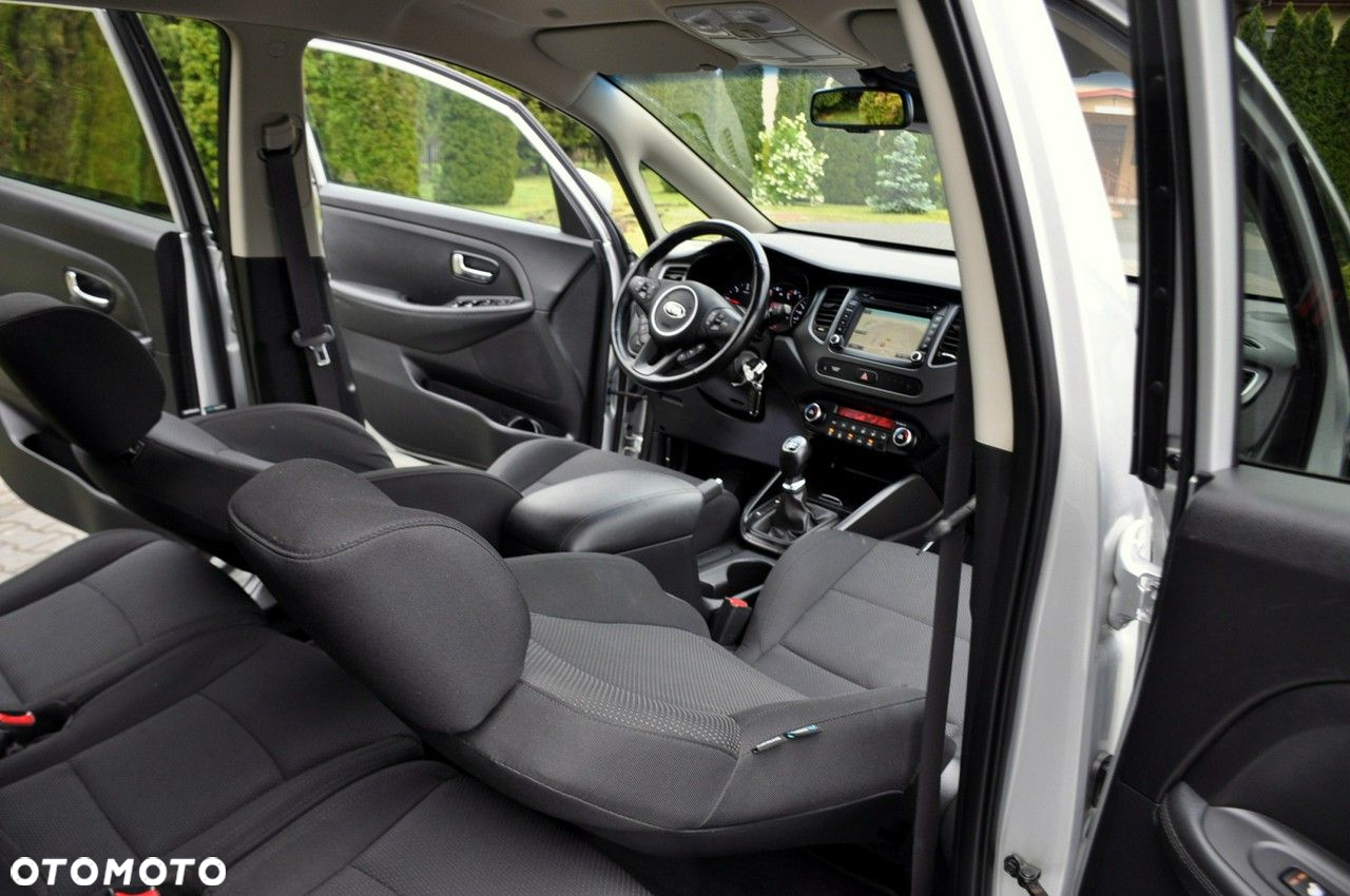 Kia Carens - 24