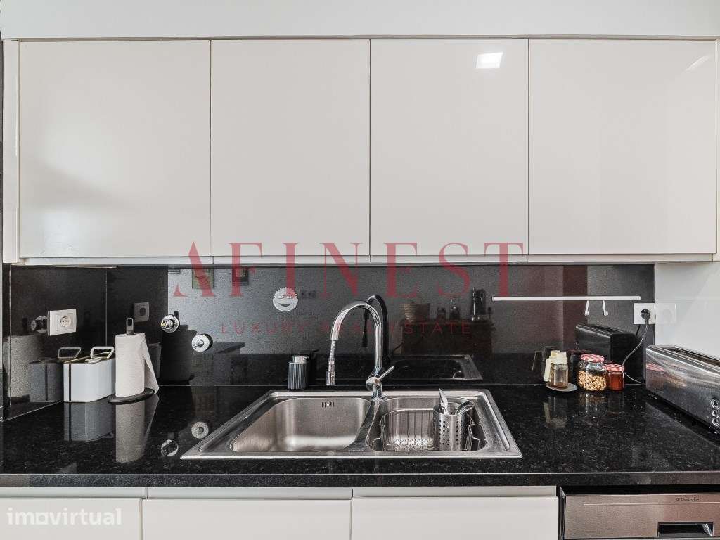 Apartamento T2 com duas salas, totalmente remodelado e mobilado, co... - Grande imagem: 5/47