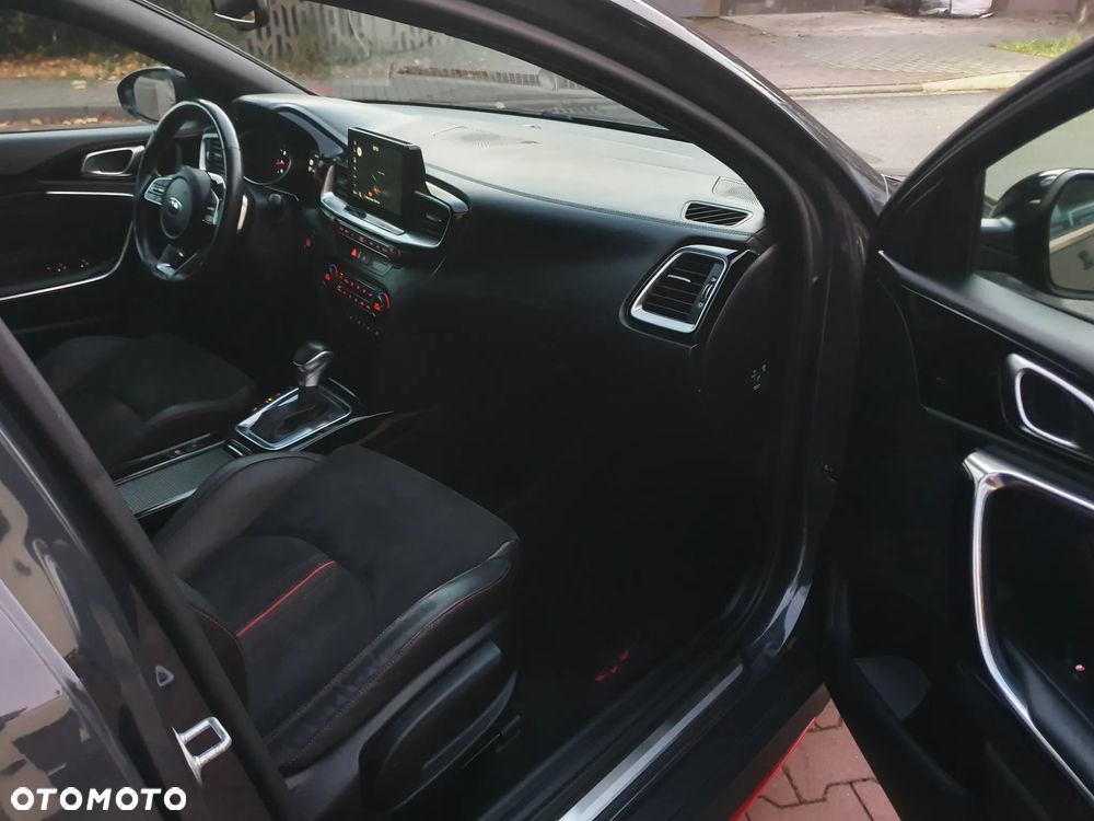 Kia ProCeed 1.6 T-GDI GT DCT - 12