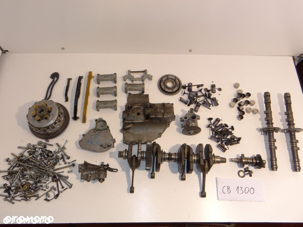 CB 1300 Wał + panewki + korbowody+ podpory wału, kosz sprzęgła, miska olejowa, wałek rozrządu, zawory, szklanki