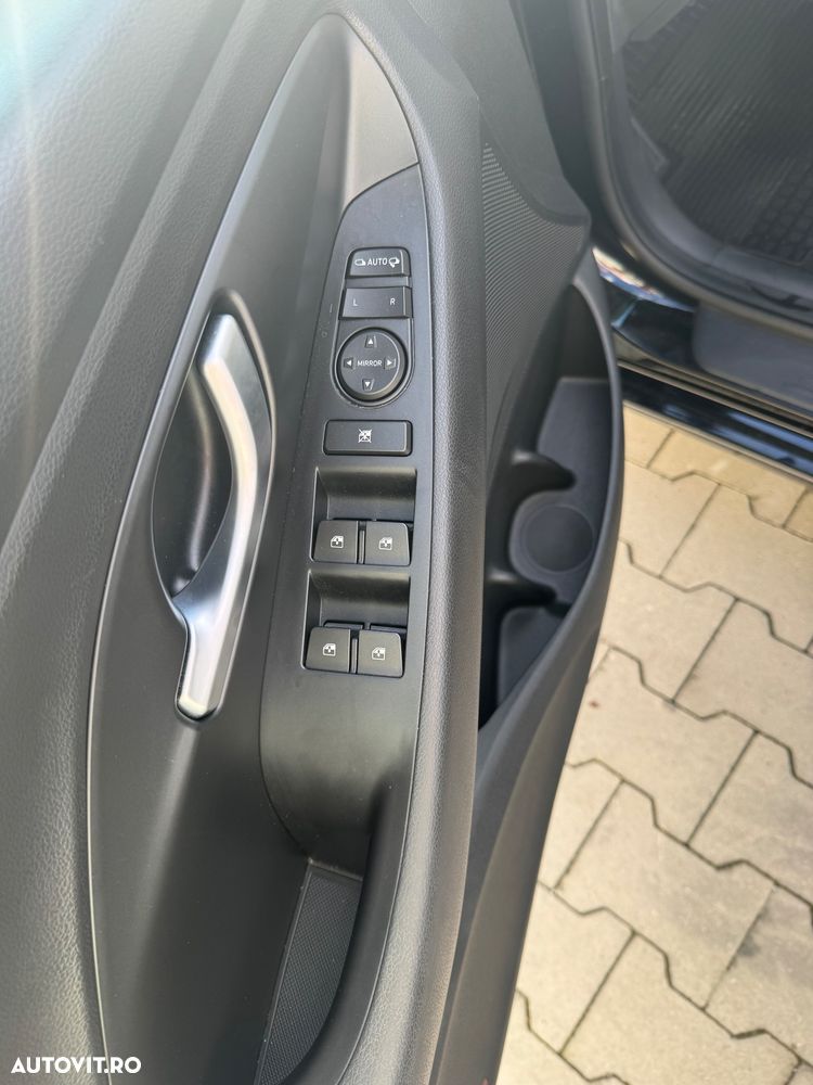 Hyundai i30 1.4 MPi 5DR M/T ISG Highway - 11