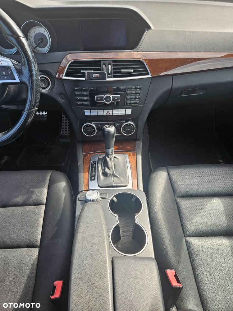 Mercedes-Benz Klasa C 250 CGI BlueEff Avantgarde - 15