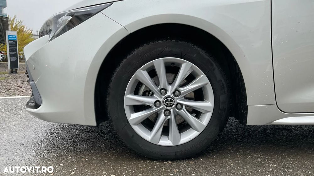 Toyota Corolla TS 1.8 HSD Dynamic - 10