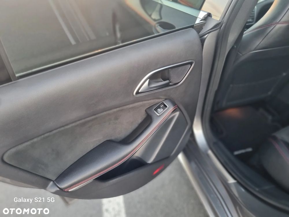 Mercedes-Benz CLA 200 CDI 7G-DCT AMG Line - 13