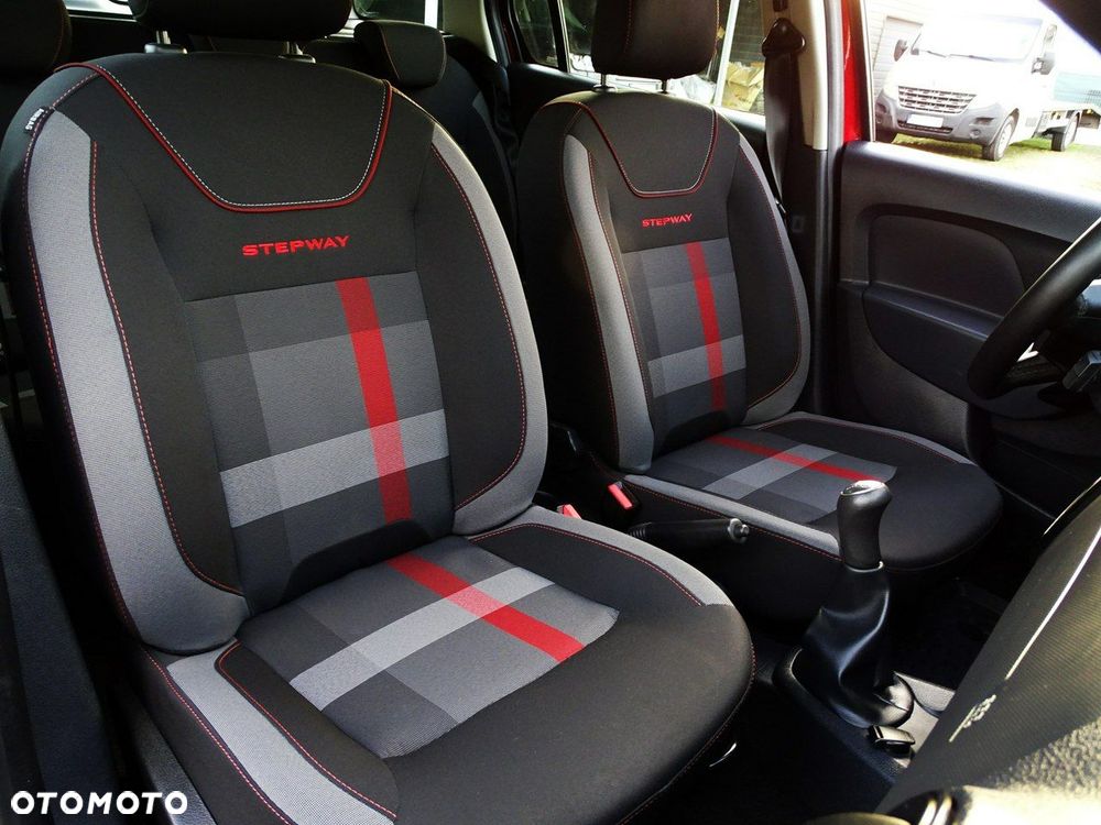 Dacia Logan TCe 90 S&S Stepway Celebration - 19