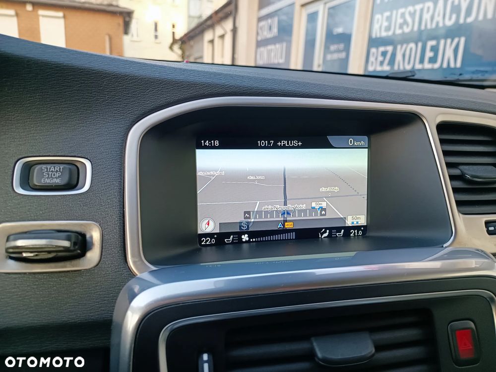 Volvo V60 D6 AWD Plug-in Hybrid Summum - 22