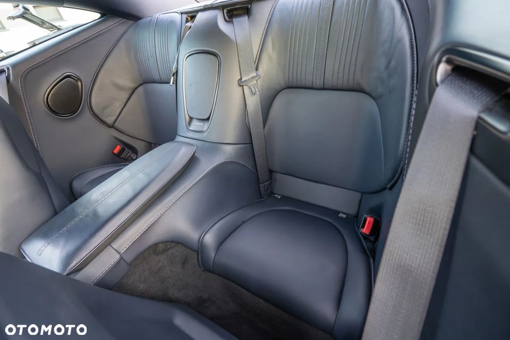 Aston Martin DB11 Standard - 36