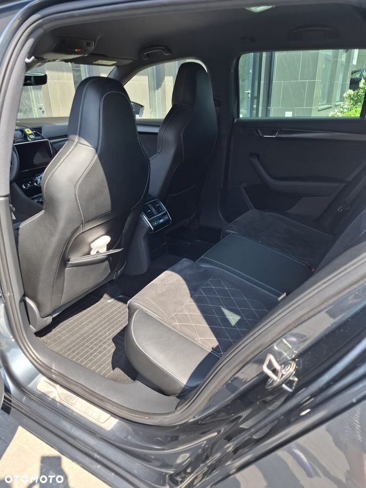 Skoda Superb 2.0 TDI SCR 4x4 Sportline DSG - 10