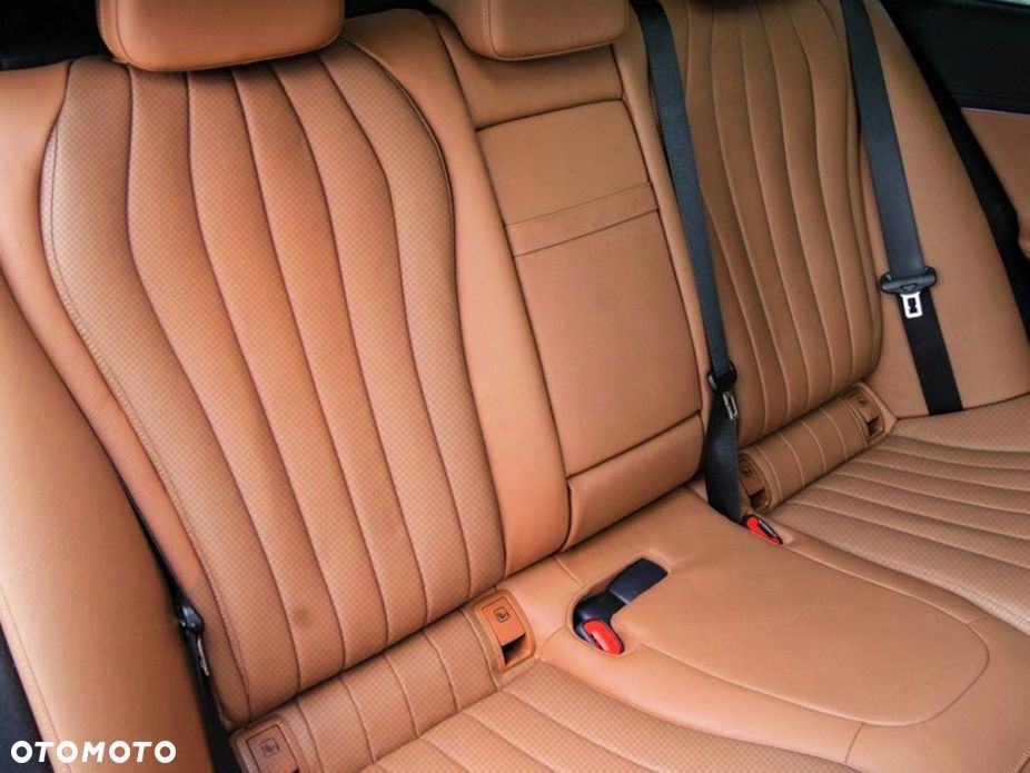 Mercedes-Benz Klasa E 220 d mHEV 4-Matic AMG 9G-Tronic - 16