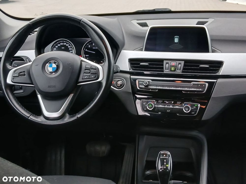BMW X1 sDrive18i - 13