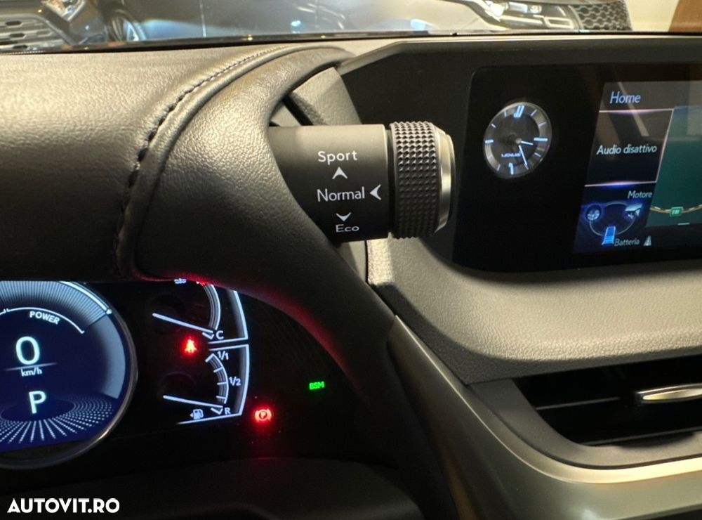 Lexus Seria ES 300h 2.5 TNGA HV 25H- 4X2 CVT Executive - 27