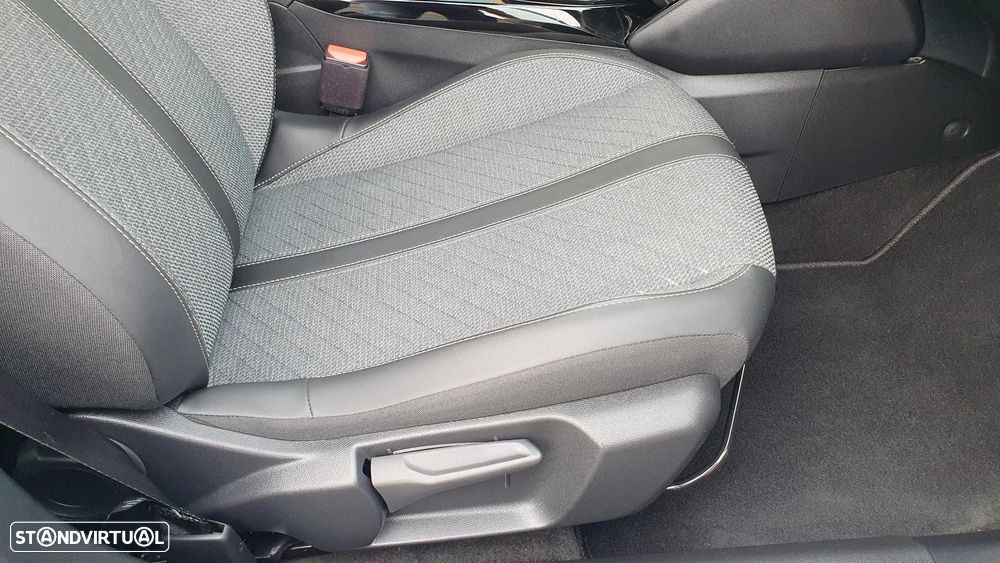 Peugeot 2008 Hybrid 145 e-DSC Allure - 19