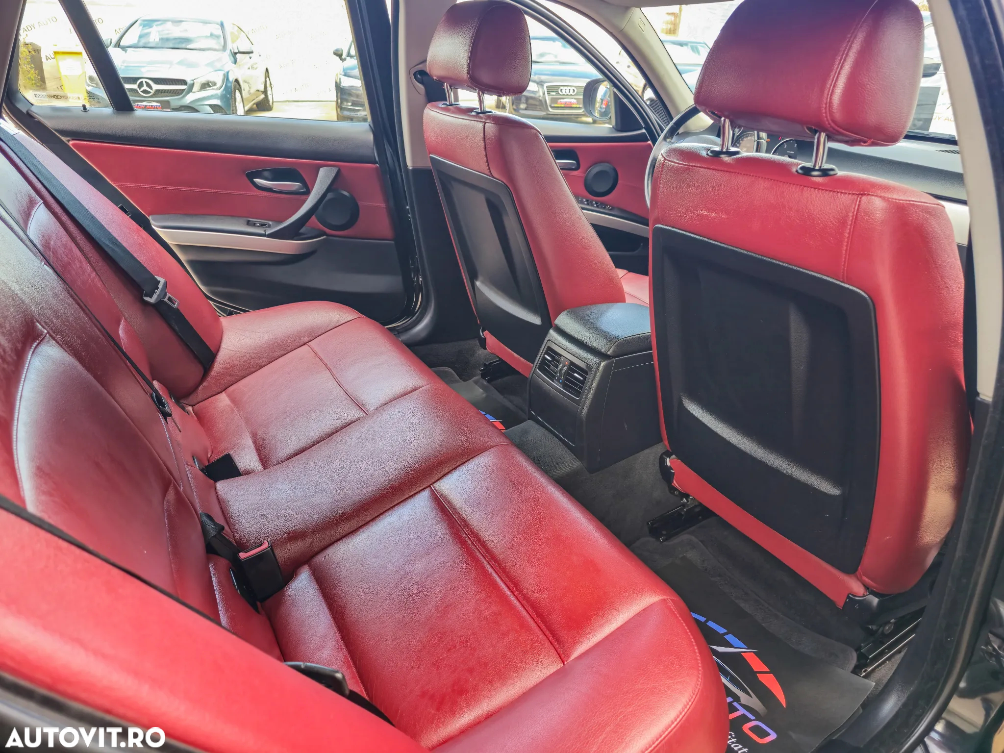 BMW Seria 3 320d DPF Touring - 8