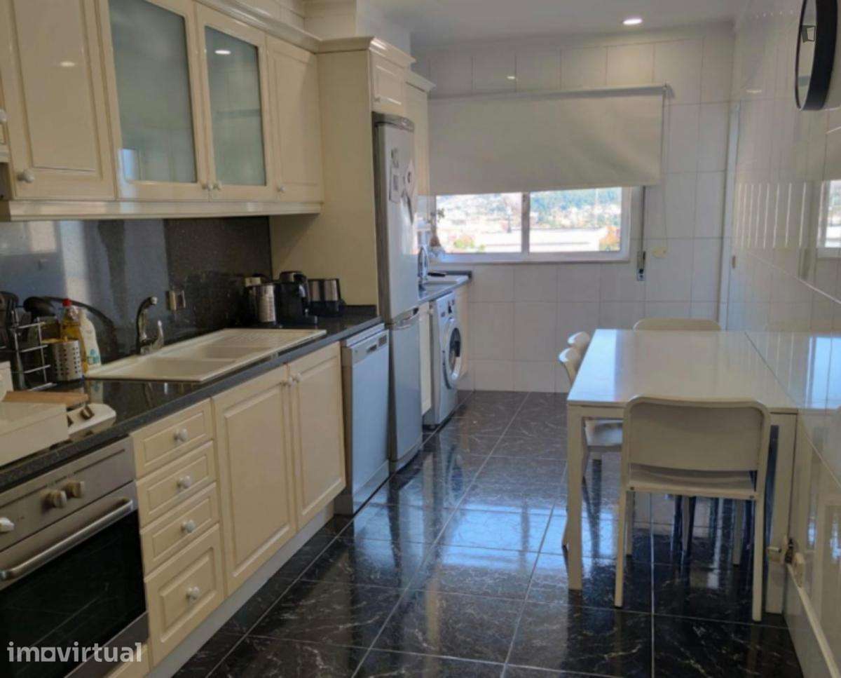 Quarto - localizado em Braga - Grande imagem: 4/8