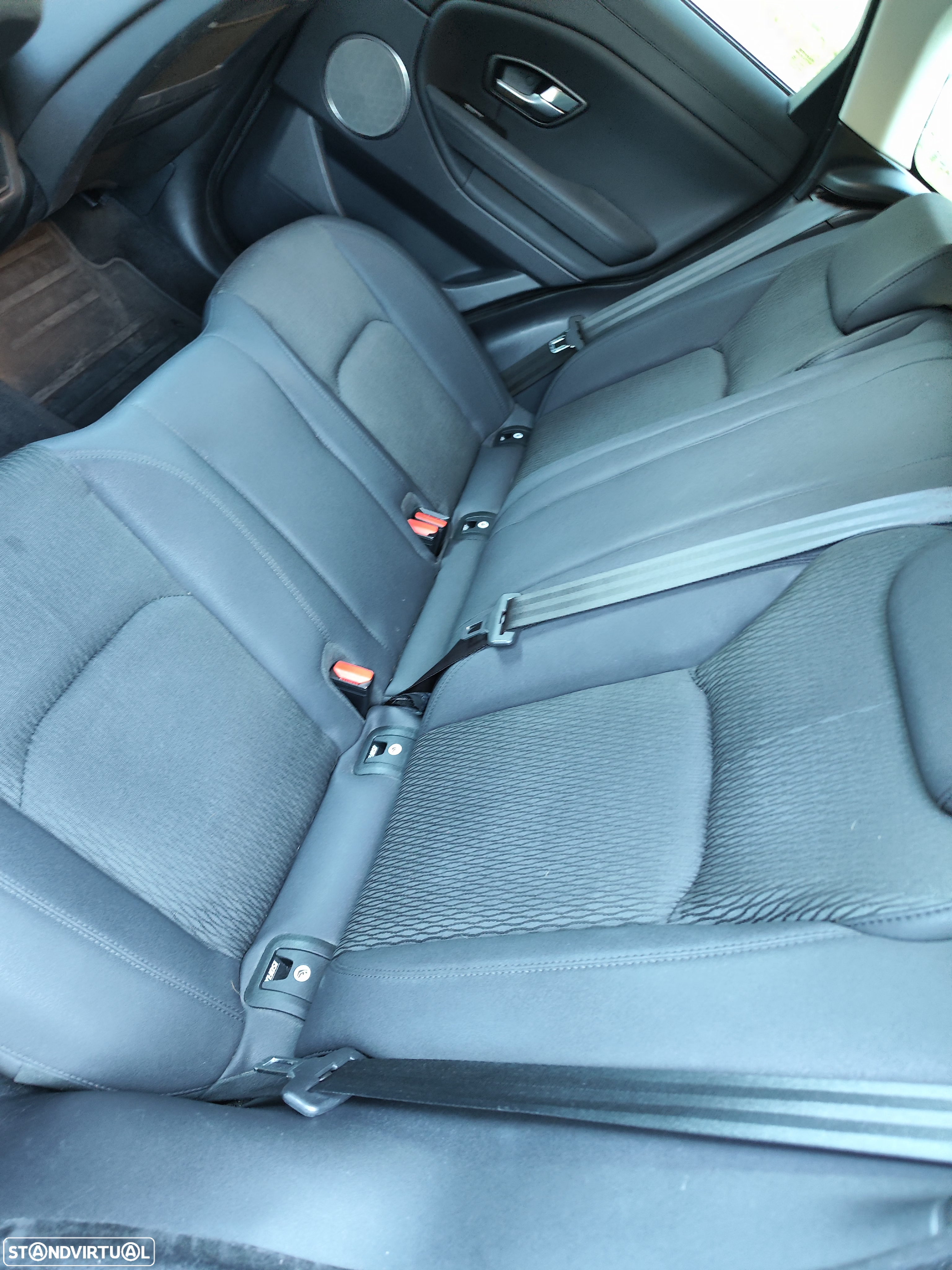 Land Rover Range Rover Evoque 2.0 D150 - 17